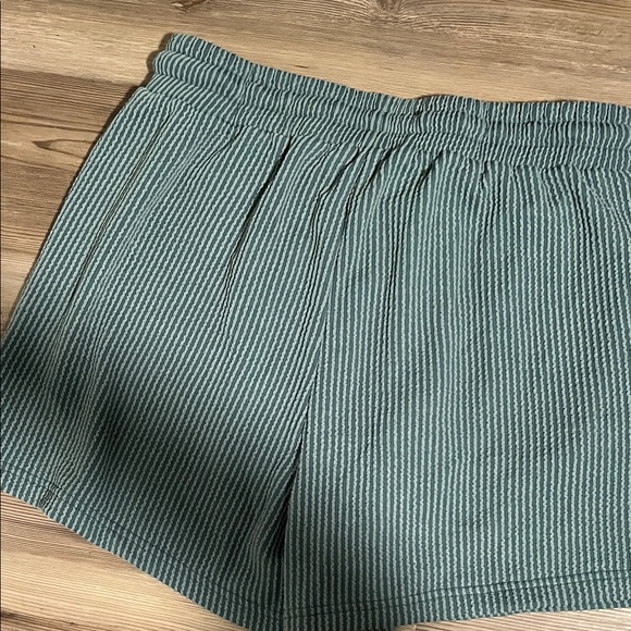 Zenana Outfitters Blue Striped Top and Shorts Set - Picture 4 of 6